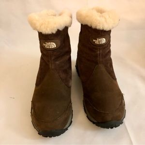 The North Face winter boots 7.5 with box